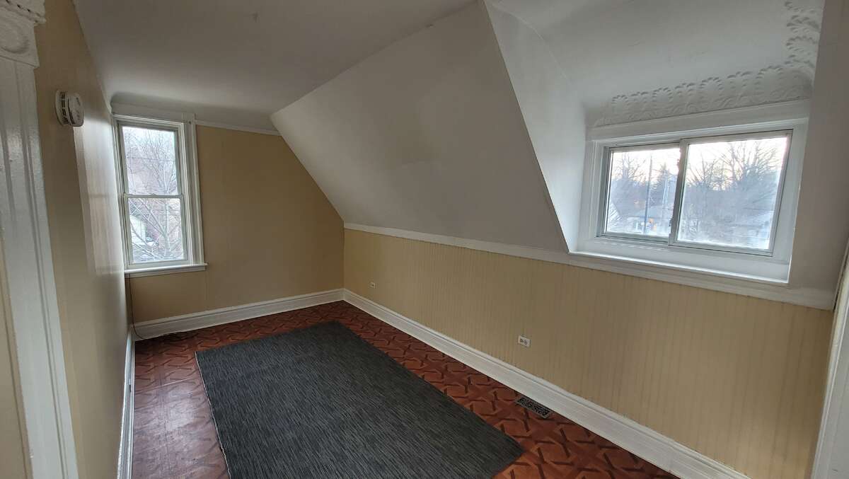 2nd floor living room