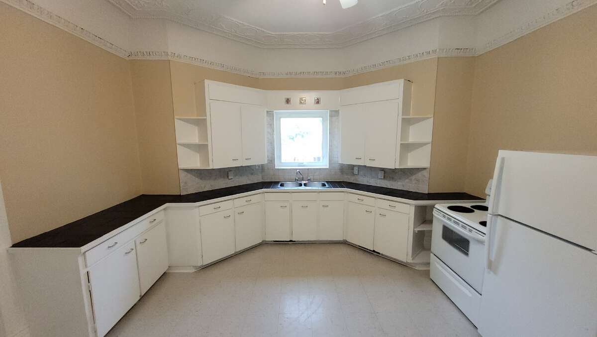 Main floor kitchen
