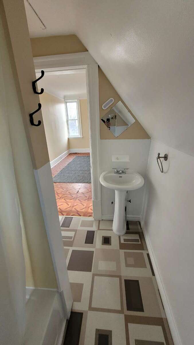 2nd floor bathroom
