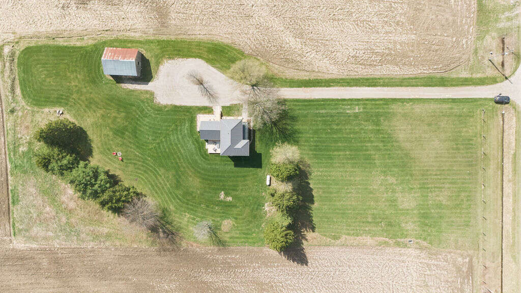 2 Acres at 8993 Petrolia Line; 4bed 2bath