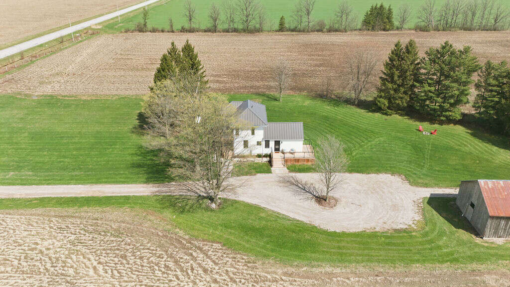 2 Acres at 8993 Petrolia Line; 4bed 2bath