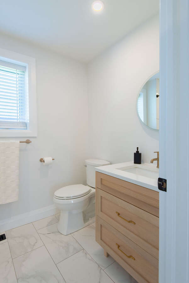 2 Acres at 8993 Petrolia Line; 4bed 2bath