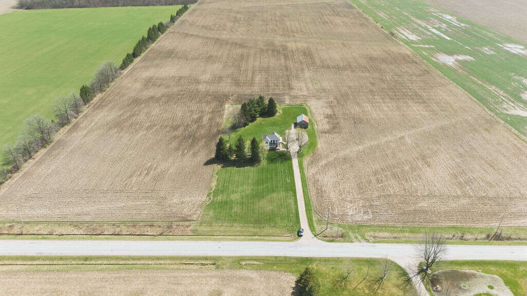 2 Acres at 8993 Petrolia Line; 4bed 2bath