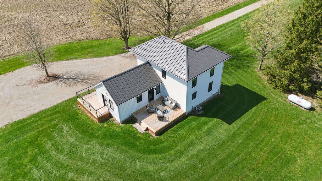 2 Acres at 8993 Petrolia Line; 4bed 2bath