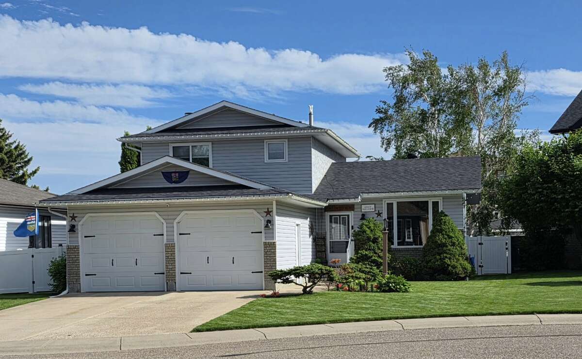 1630 31 ST SE