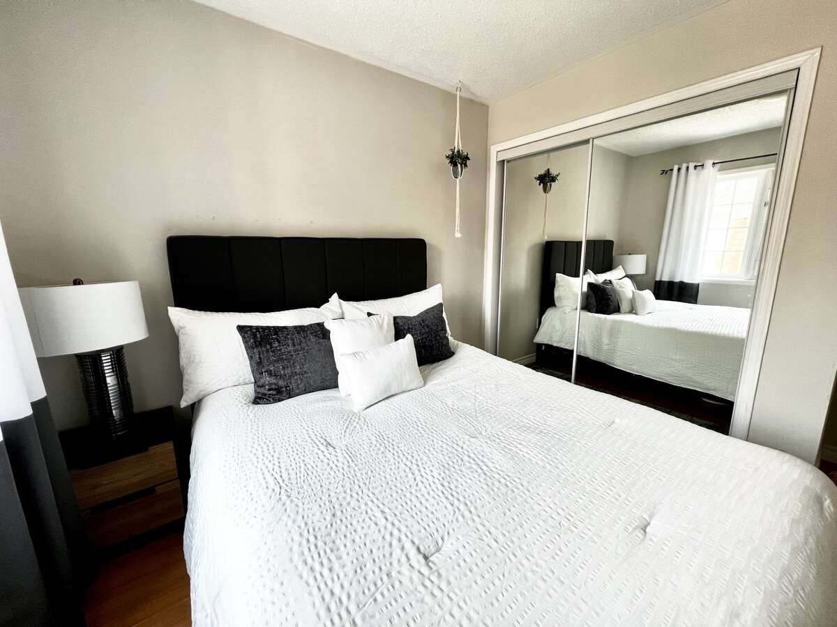 2nd bedroom
