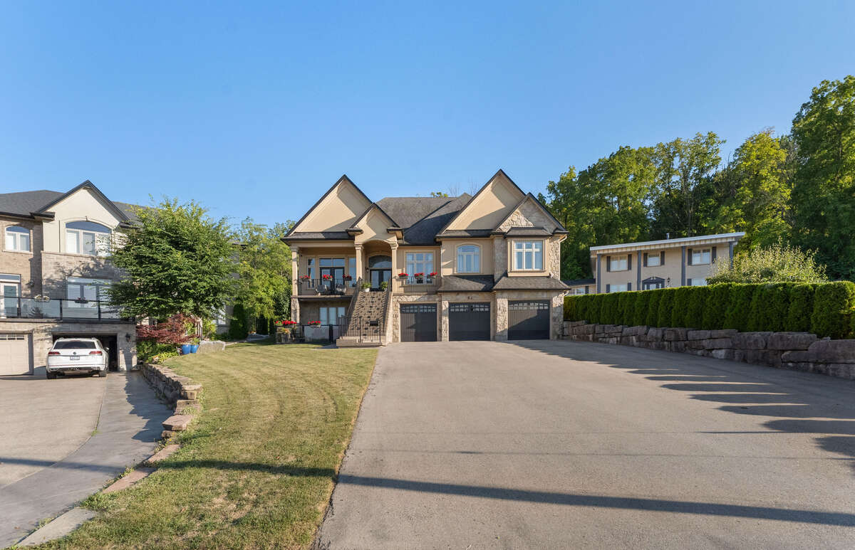 Multi-Generational - Luxury, Location, Lifestyle