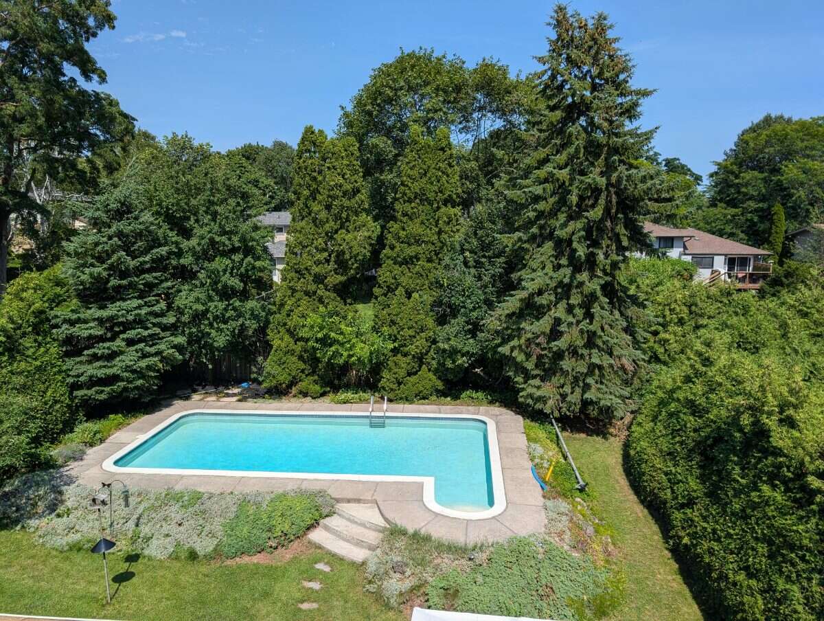 Perfect Location Spacious Home with Nature