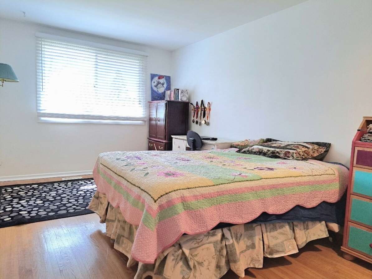 Perfect Location Spacious Home with Nature
