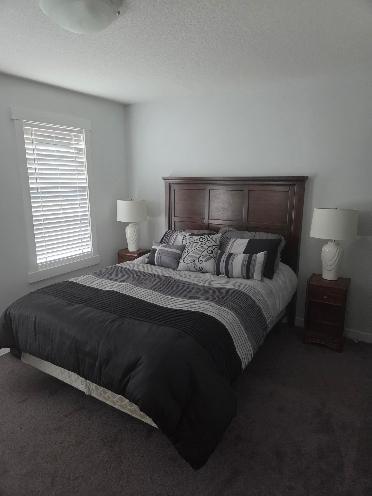 Bright 3 bedroom+1 home in SW edmonton big garage