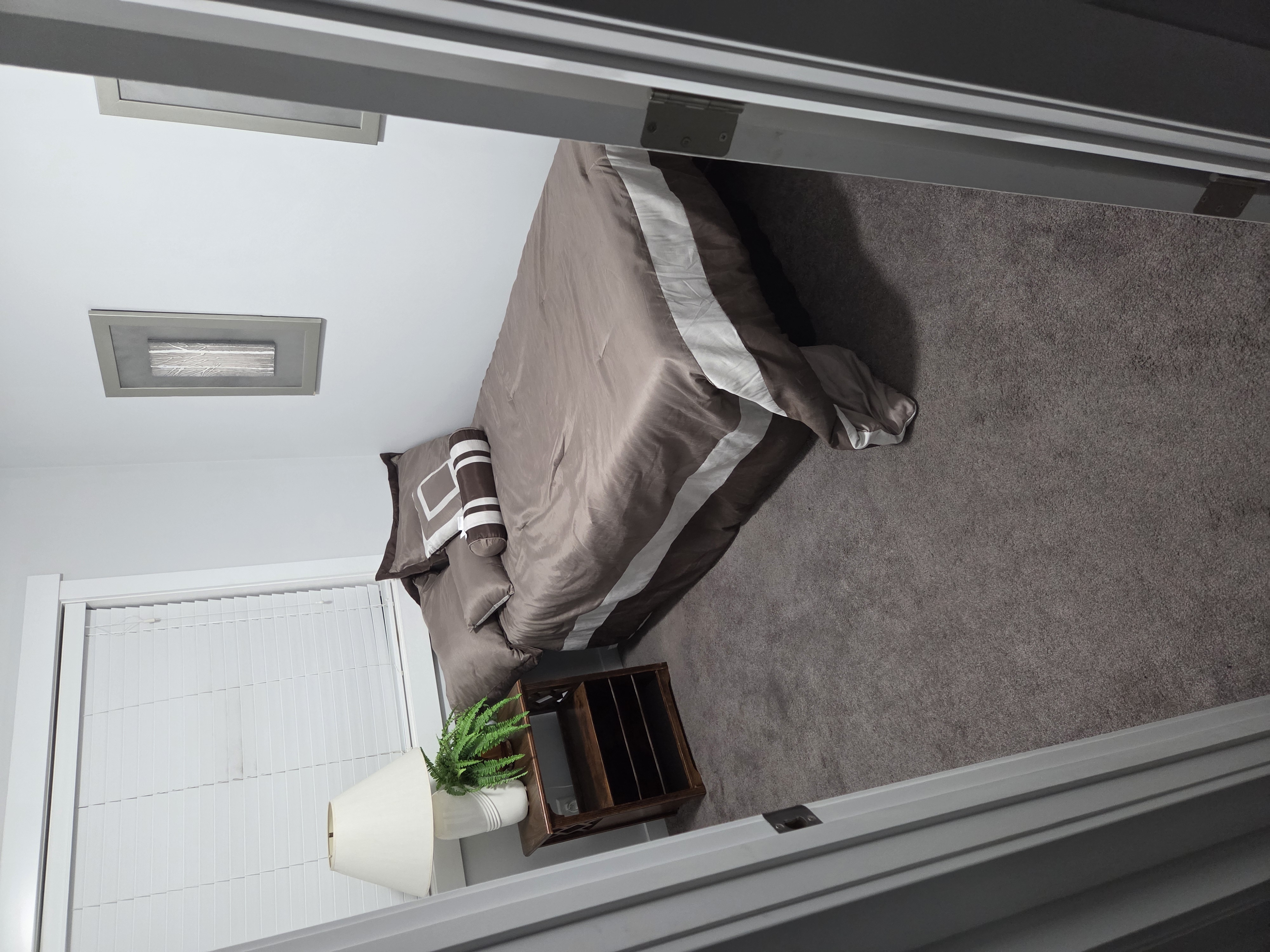 Bright 3 bedroom+1 home in SW edmonton big garage