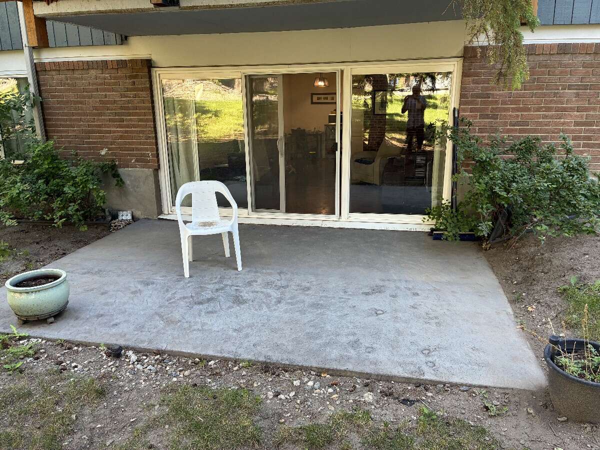 Updated 1 bedroom, 1 bath Condo desired area