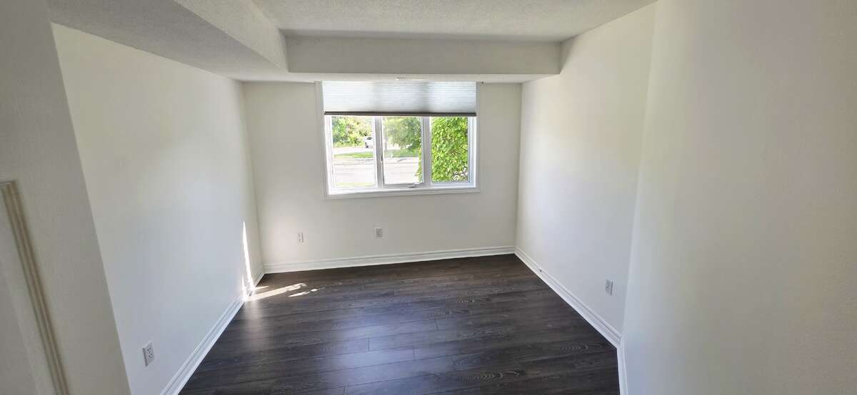 Bedroom 2 or Home Office/Guest