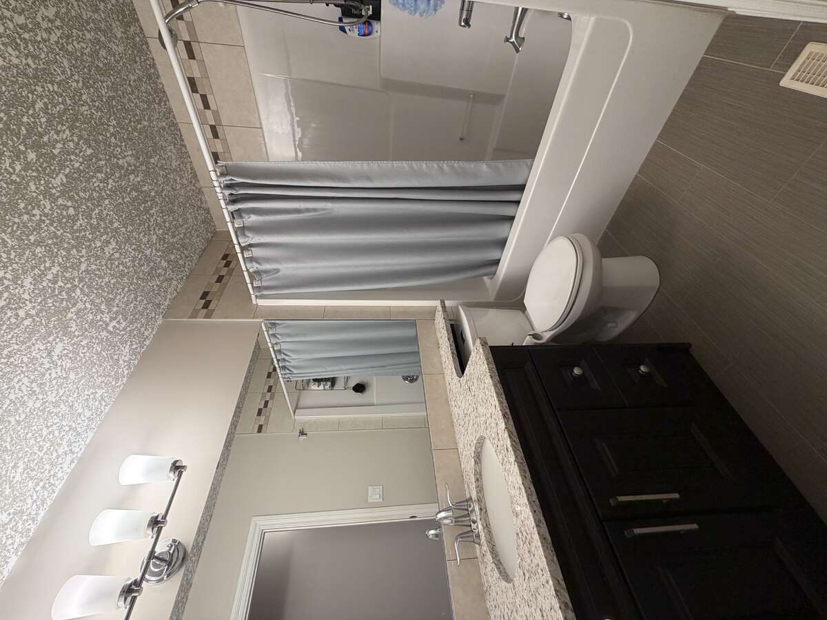 Bathroom - Main Floor