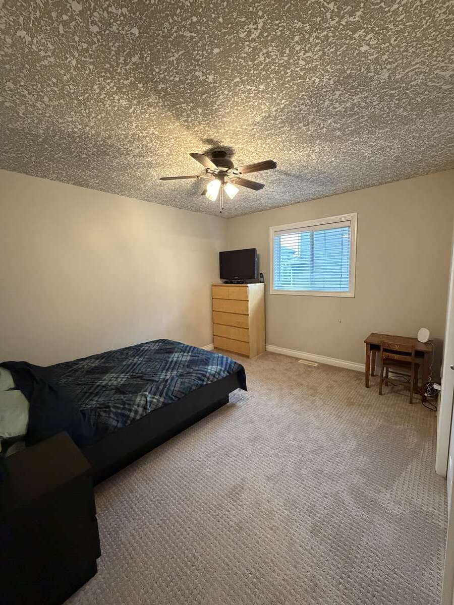 Bedroom 1 - Main Floor