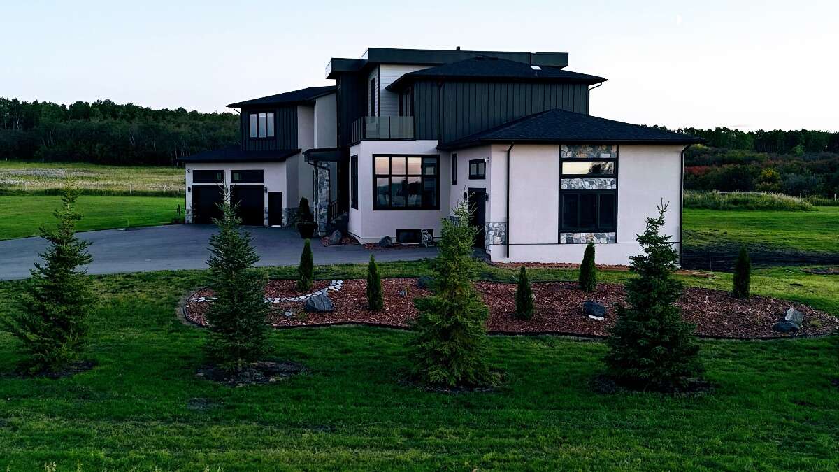 Modern Country Living Redefined – Luxury& Serenity
