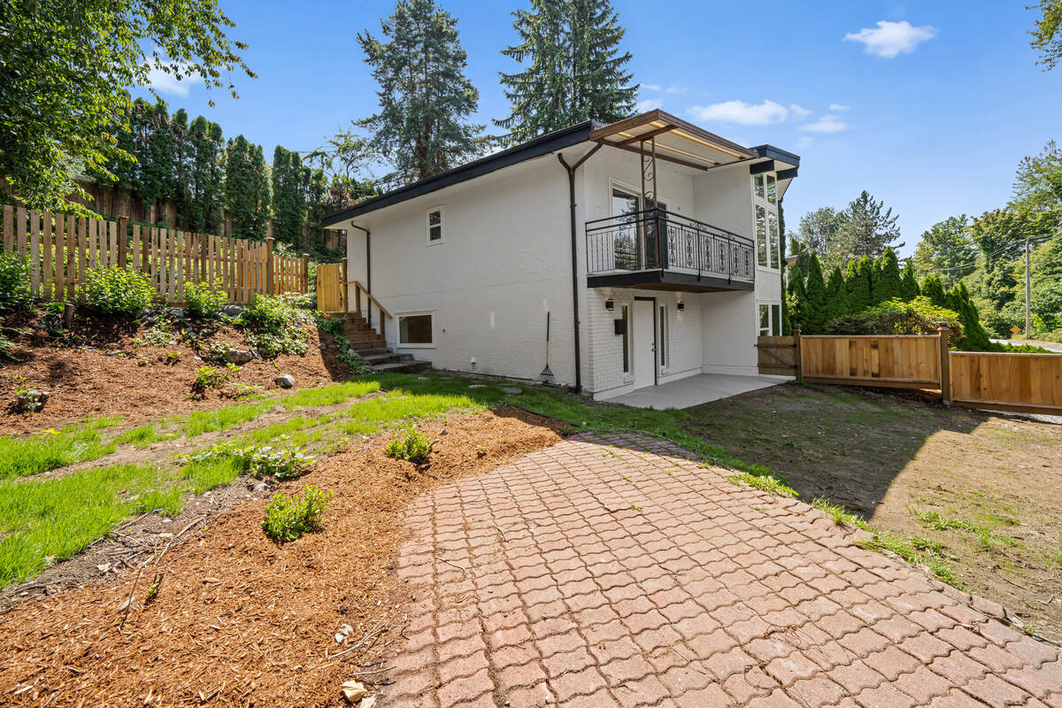  For Sale in Port Coquitlam, 