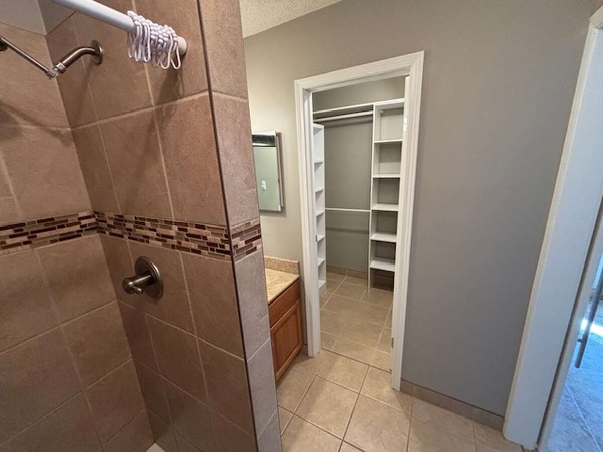 Master Ensuite and Walkin