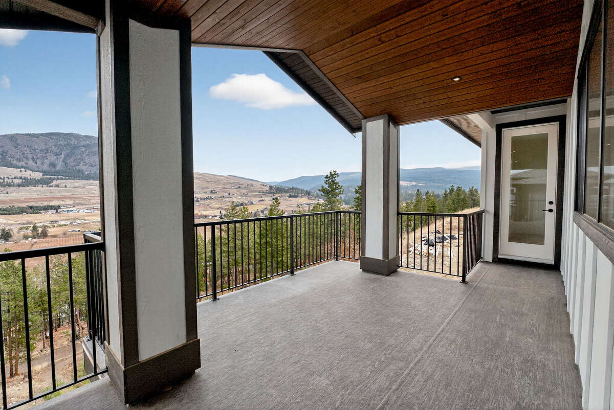 Deck access from primary bedroom