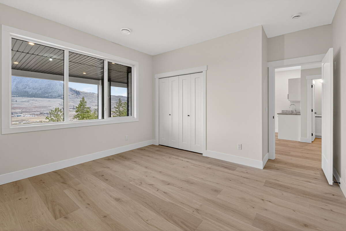 Downstairs bedroom 1