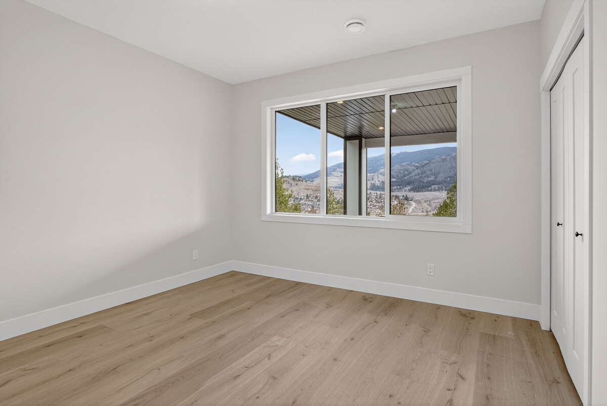 Downstairs bedroom 1