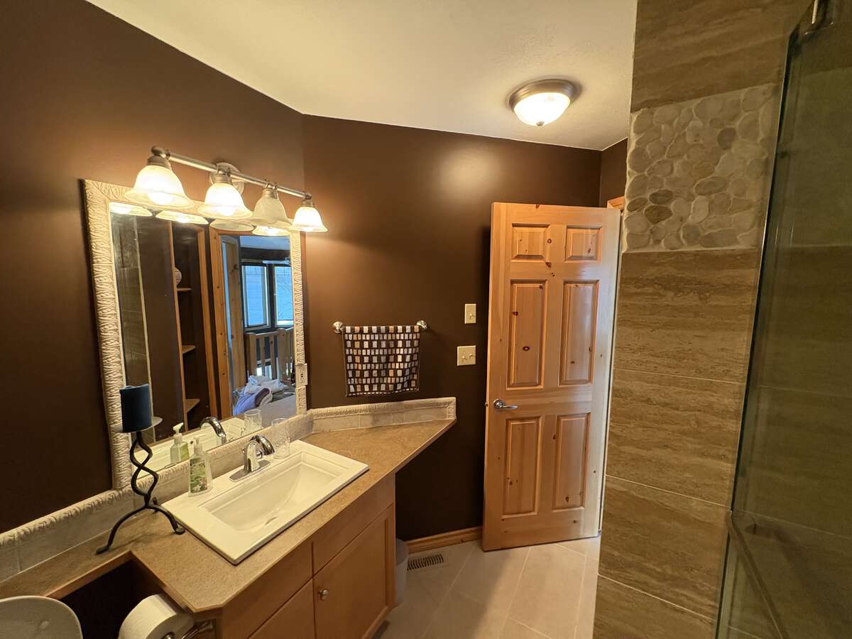 2nd Floor Bathroom