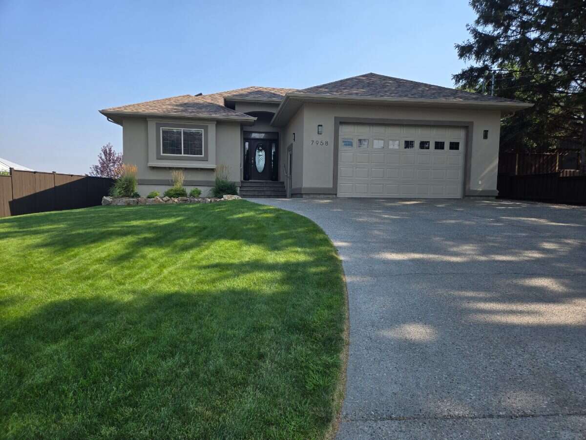 Stunning 5 bedroom 3 bath home in Grand Forks, BC
