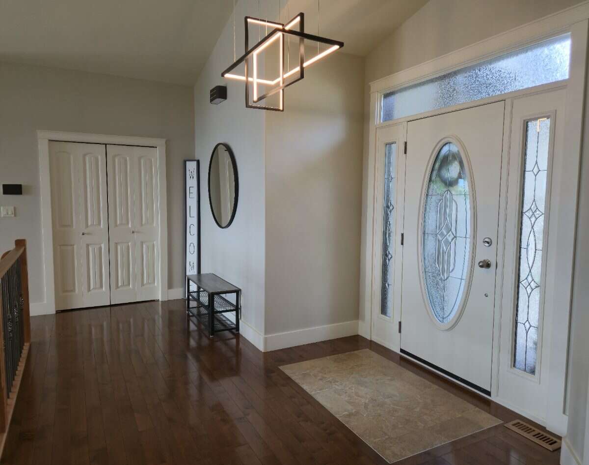 Stunning 5 bedroom 3 bath home in Grand Forks, BC