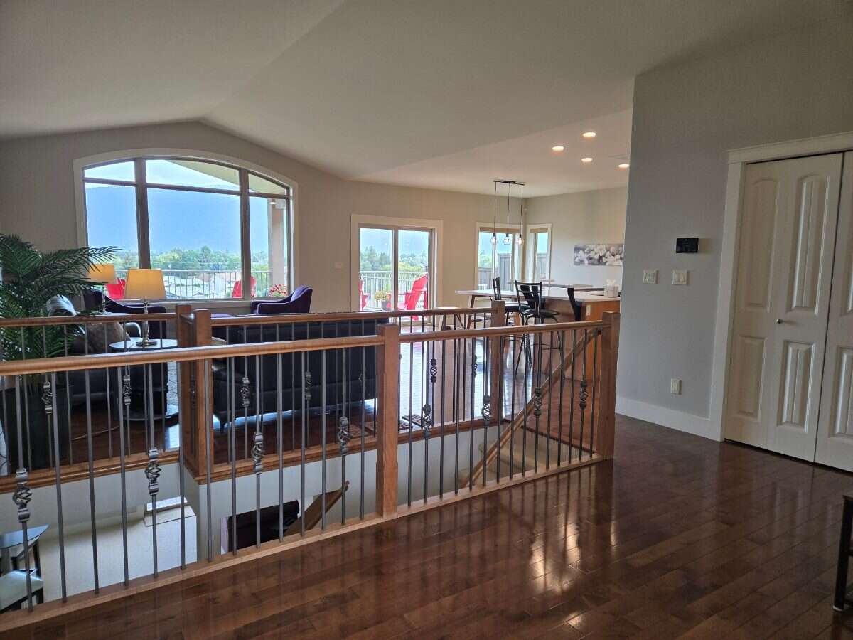 Stunning 5 bedroom 3 bath home in Grand Forks, BC