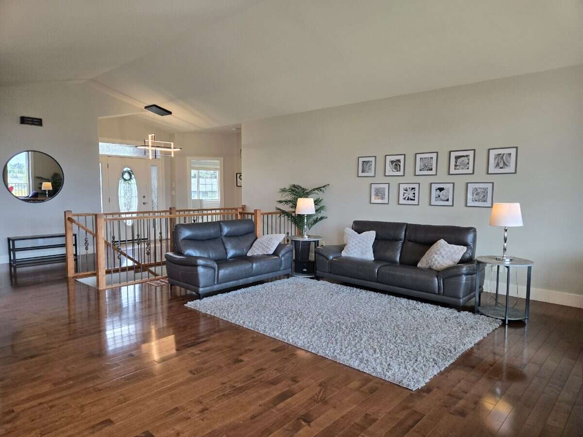 Stunning 5 bedroom 3 bath home in Grand Forks, BC