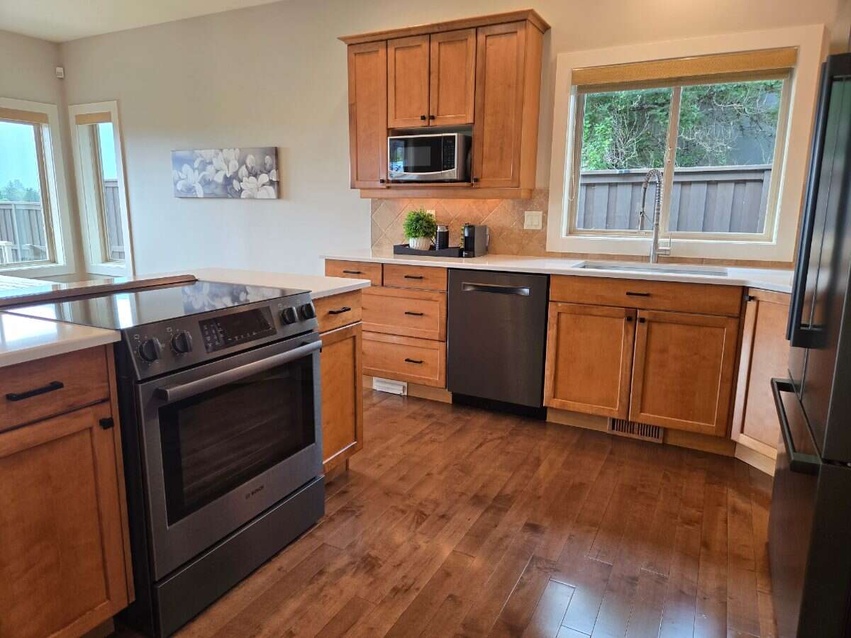 Stunning 5 bedroom 3 bath home in Grand Forks, BC