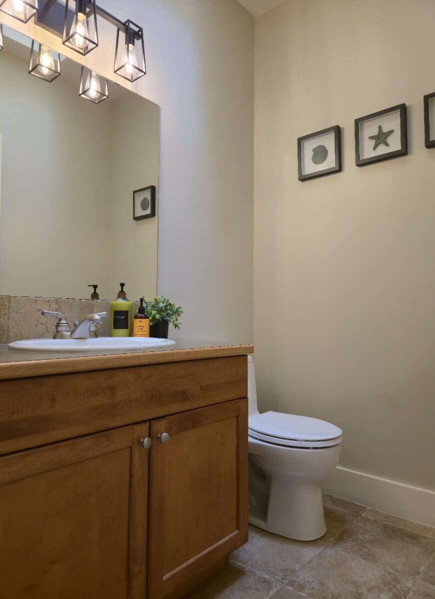 Stunning 5 bedroom 3 bath home in Grand Forks, BC