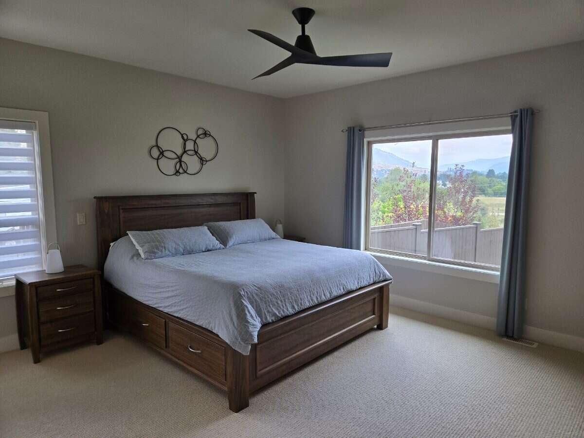 Stunning 5 bedroom 3 bath home in Grand Forks, BC
