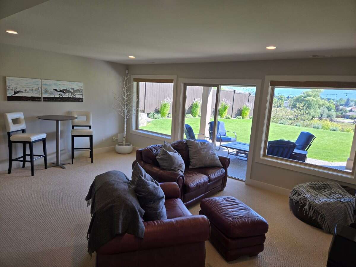 Stunning 5 bedroom 3 bath home in Grand Forks, BC