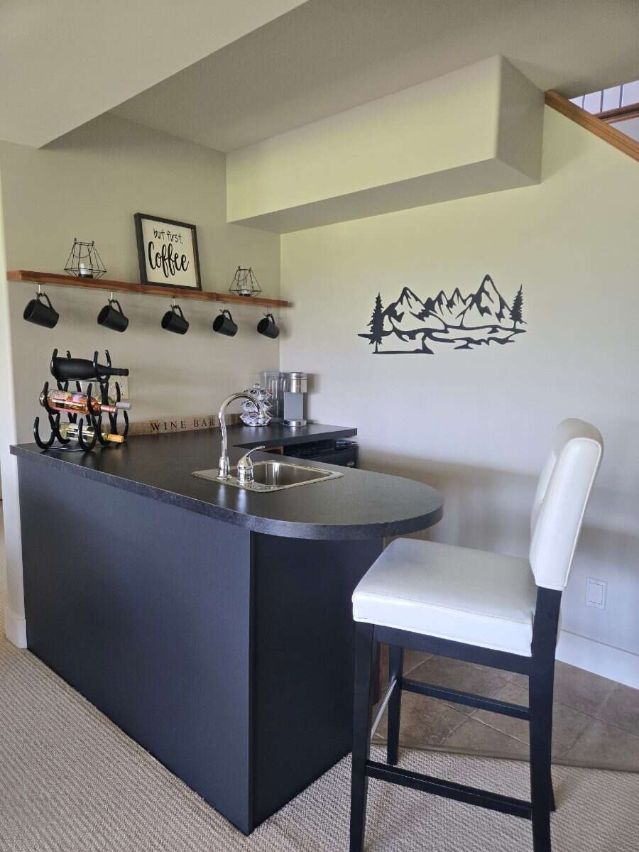 Stunning 5 bedroom 3 bath home in Grand Forks, BC