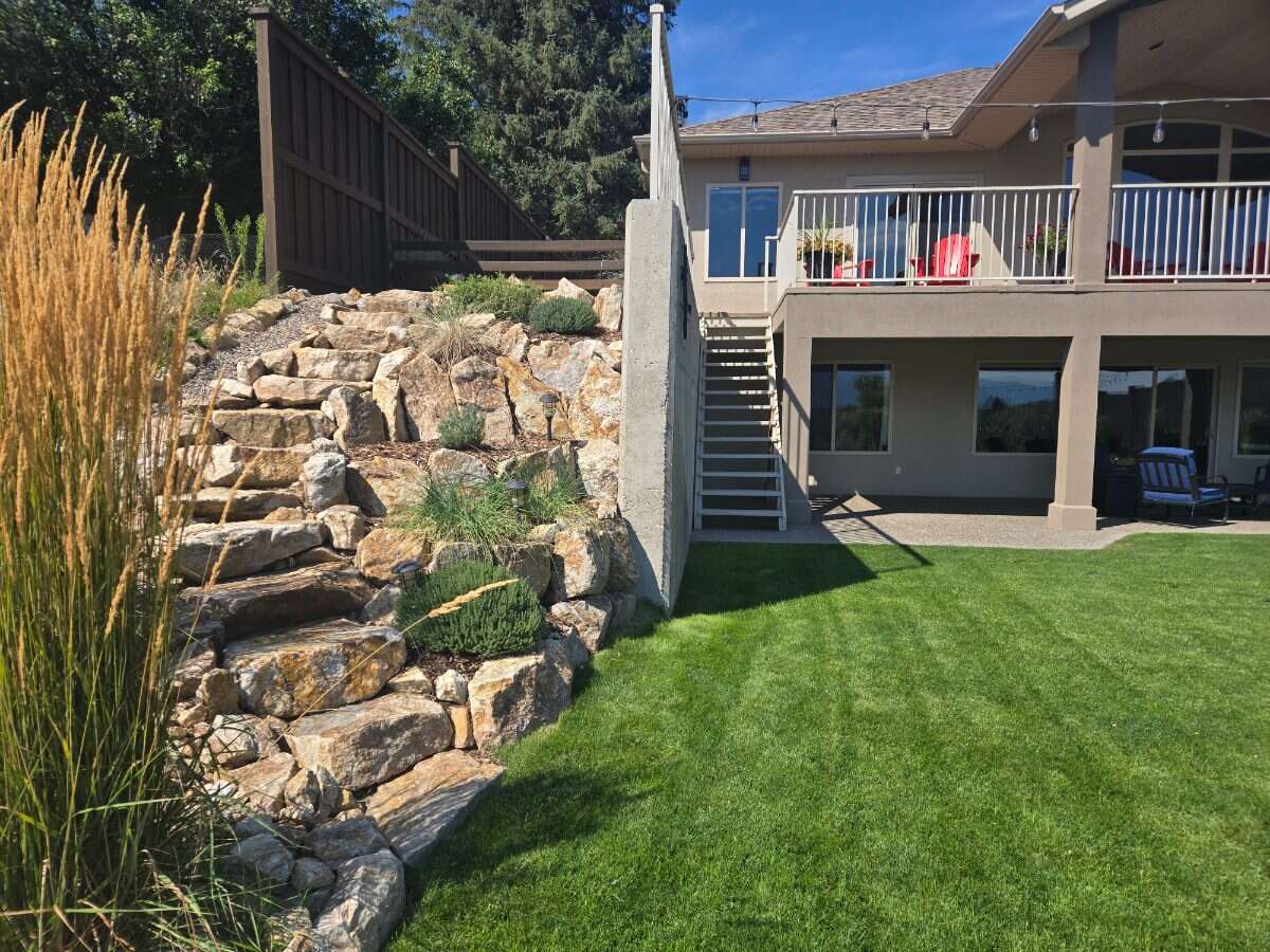 Stunning 5 bedroom 3 bath home in Grand Forks, BC