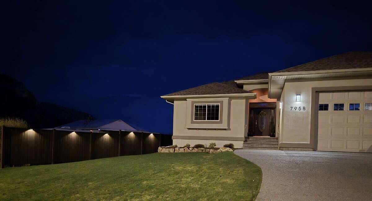 Stunning 5 bedroom 3 bath home in Grand Forks, BC