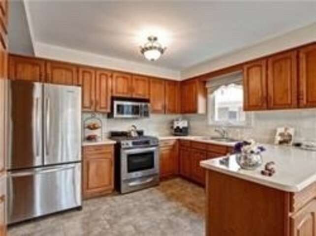 4+2 Bedrooms detached excellent locations