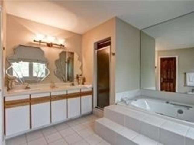 4+2 Bedrooms detached excellent locations