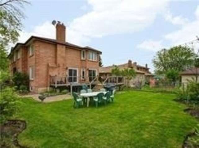 4+2 Bedrooms detached excellent locations