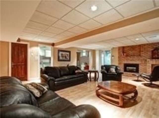 4+2 Bedrooms detached excellent locations