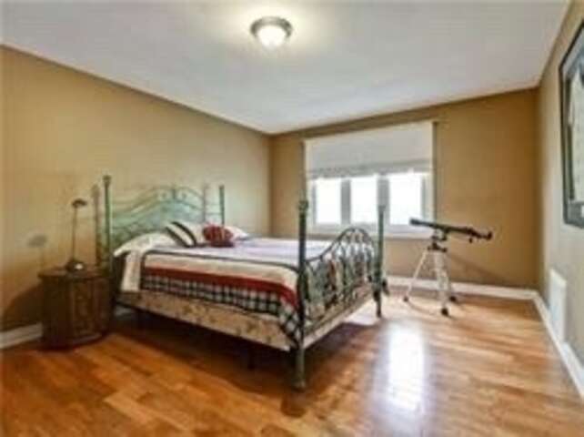 4+2 Bedrooms detached excellent locations
