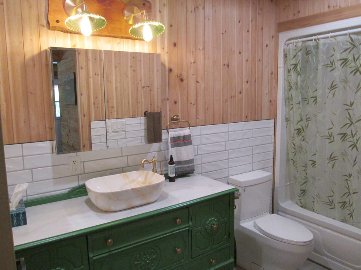 Forest and lakefront privacy!