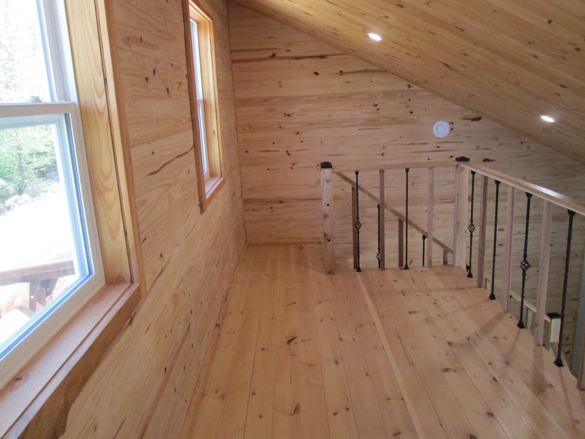 Forest and lakefront privacy!