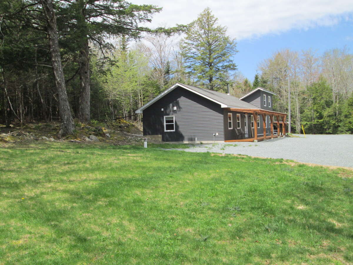 Forest and lakefront privacy!