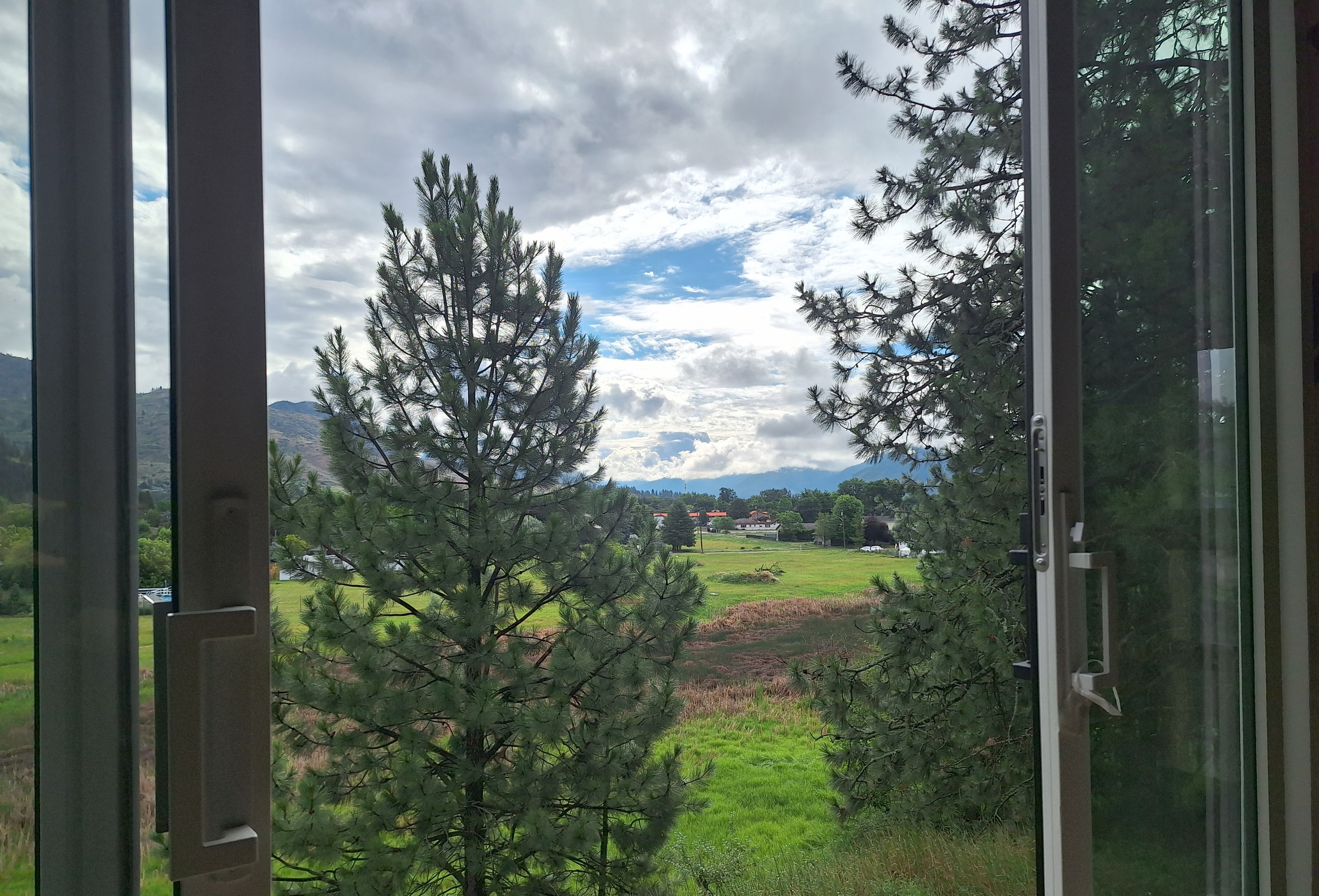 Premium Location! Rental Suite Income!
