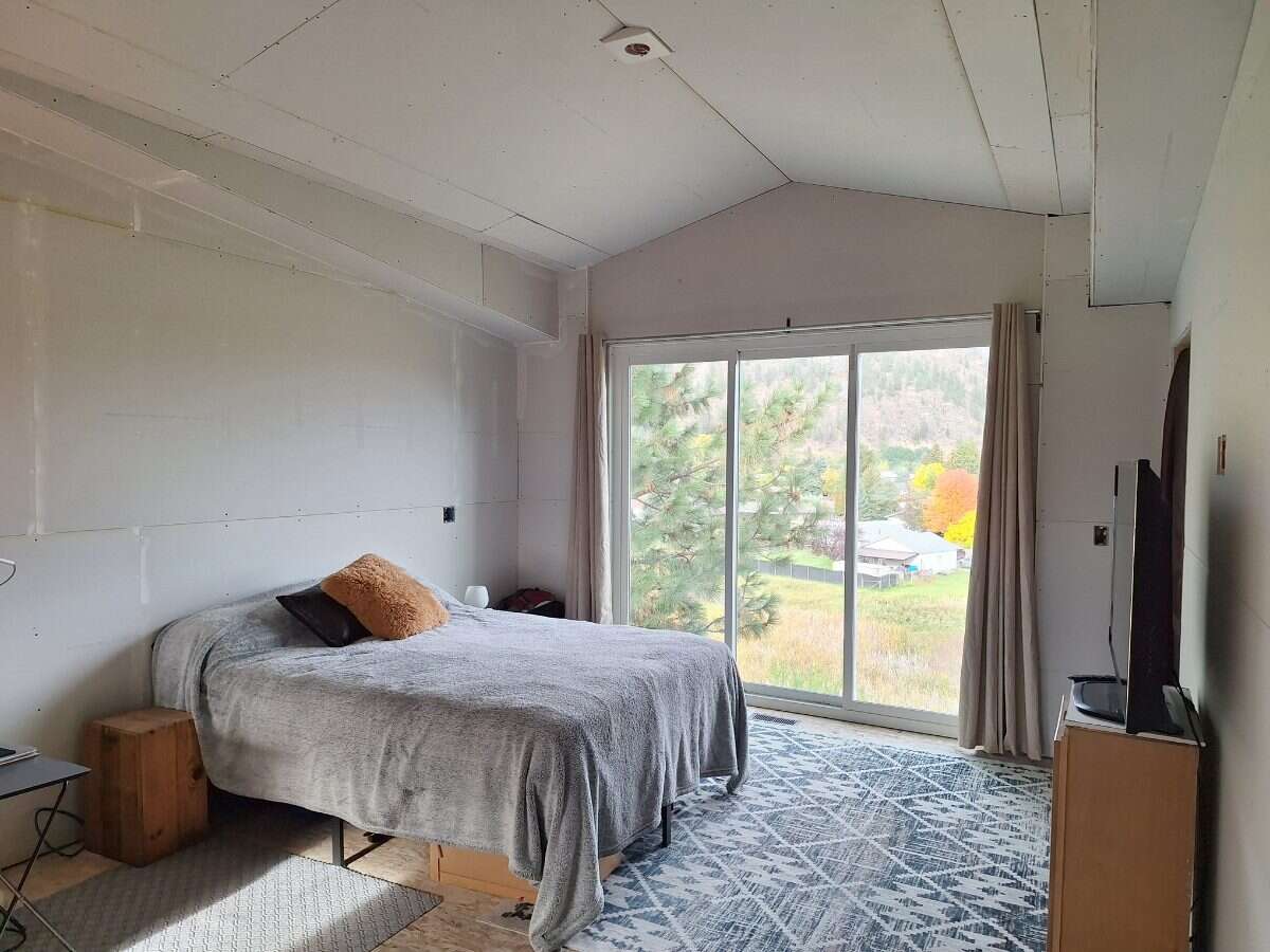 Premium Location! Rental Suite Income!