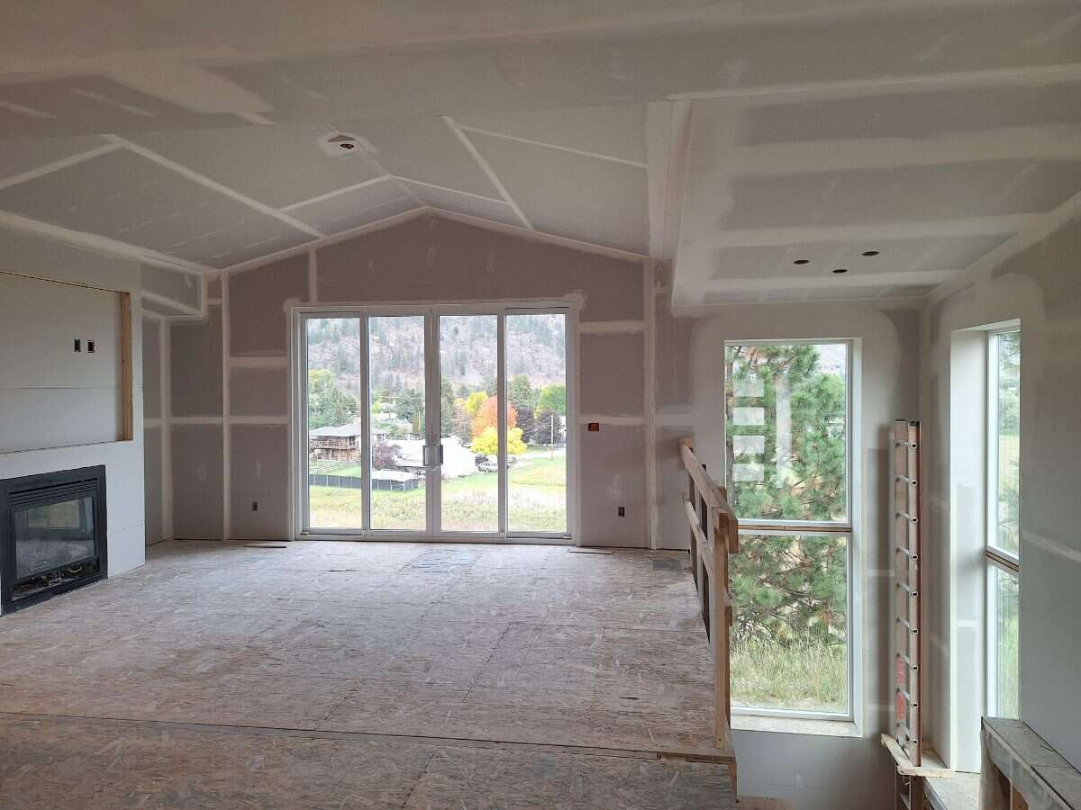 Premium Location! Rental Suite Income!