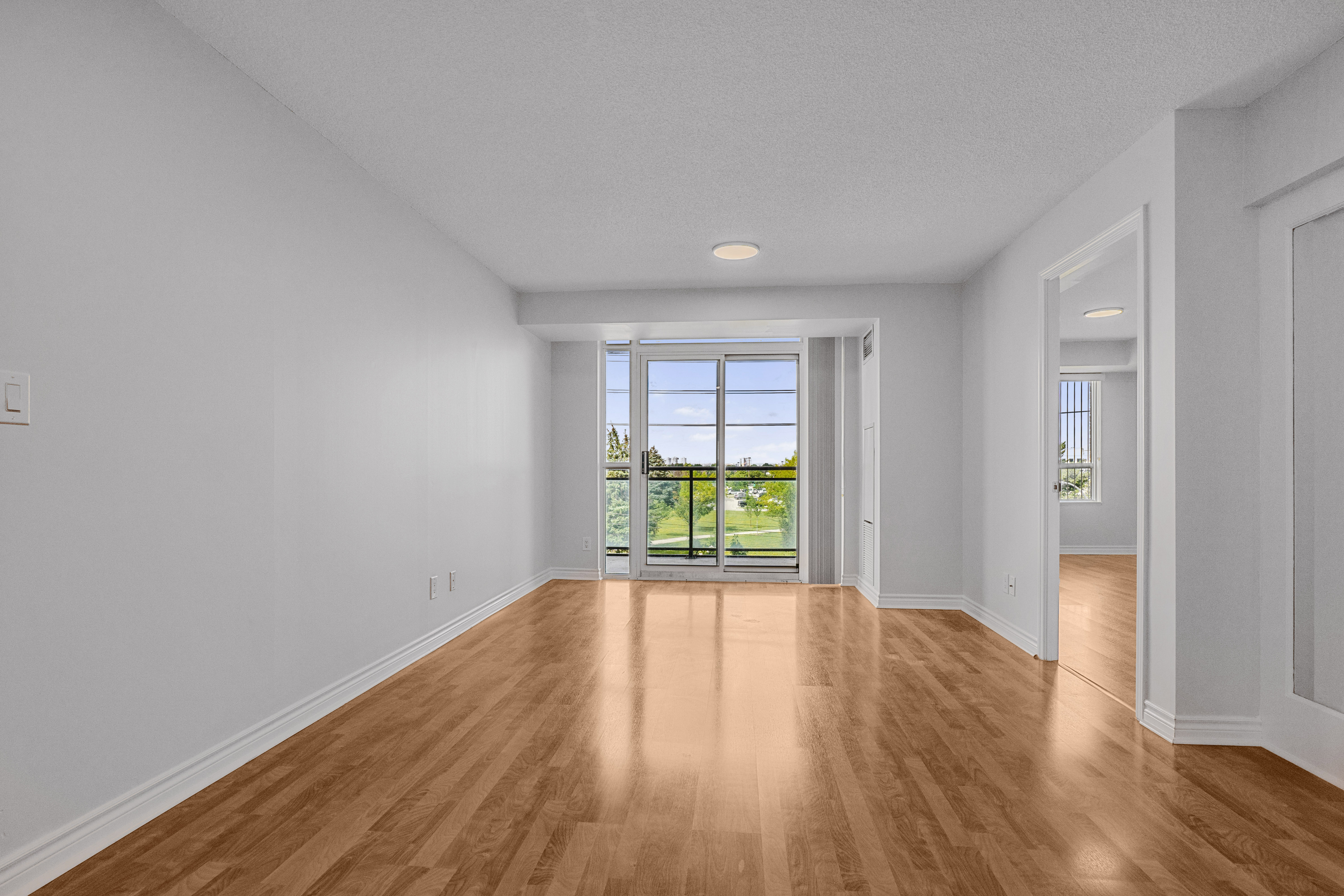Mon Sheong Court · 2 Bed + Den · 1,120 sq feet
