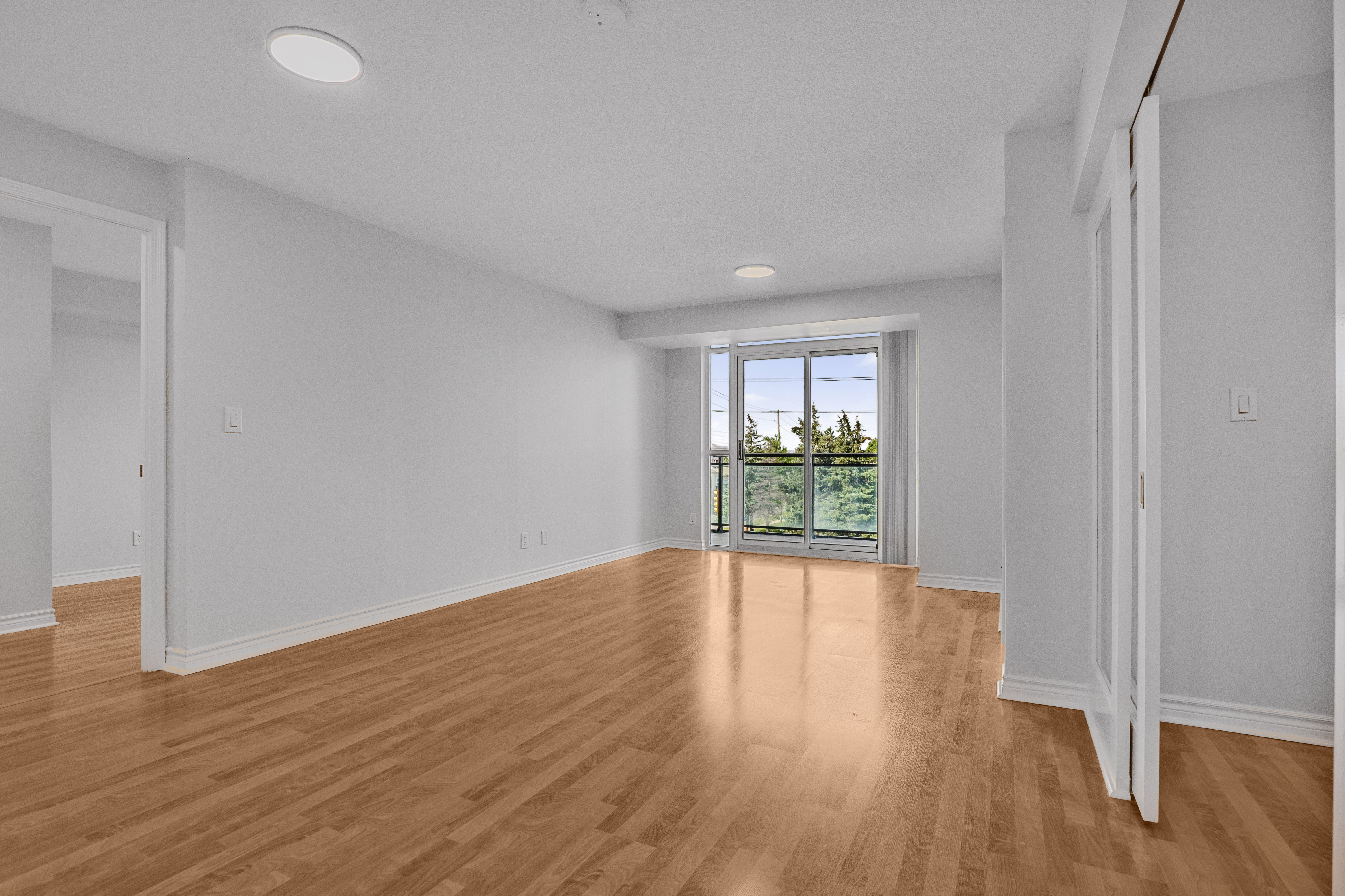 Mon Sheong Court · 2 Bed + Den · 1,120 sq feet